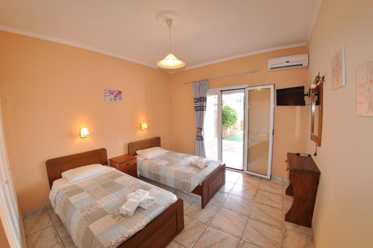Maria Apartments - Roumanis Liapádesz Kültér fotó