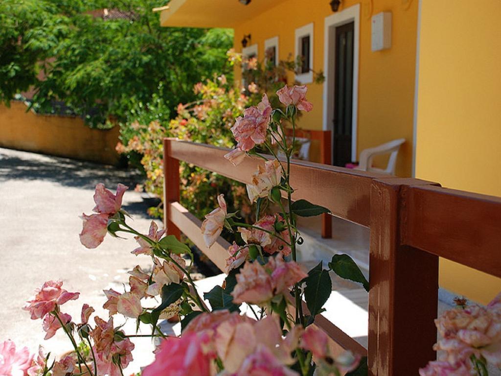 Maria Apartments - Roumanis Liapádesz Szoba fotó